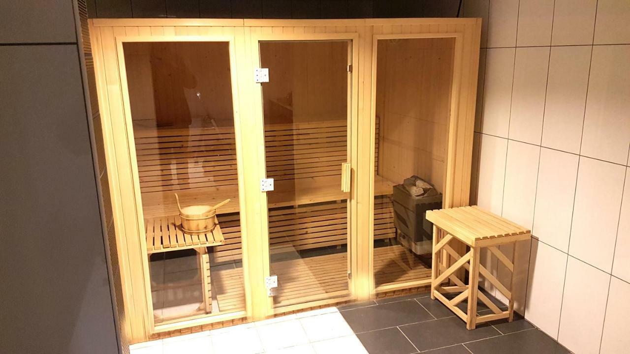 Luxus Familienvilla Mit Jacuzzi & Sauna Tzummarum Екстер'єр фото