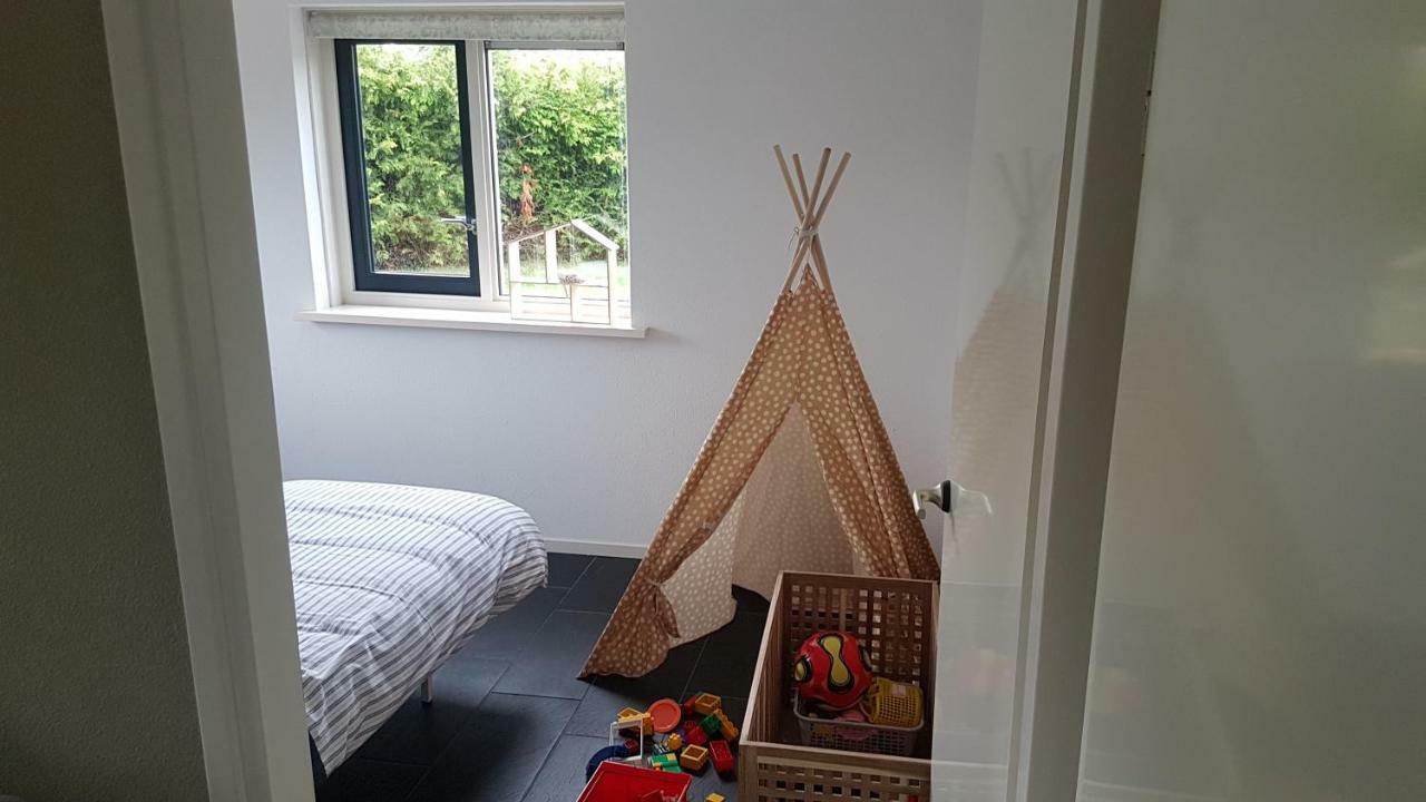 Luxus Familienvilla Mit Jacuzzi & Sauna Tzummarum Екстер'єр фото