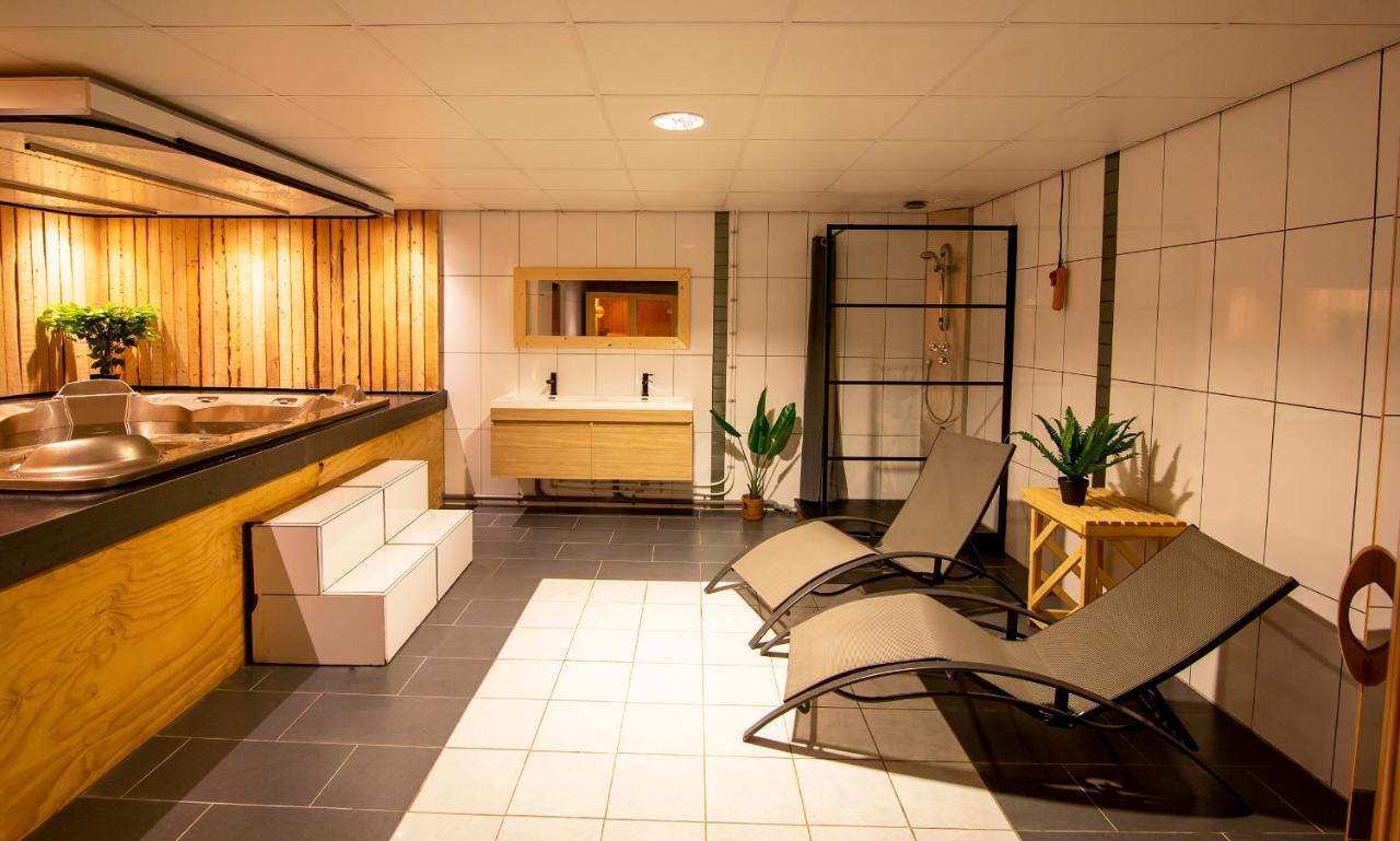 Luxus Familienvilla Mit Jacuzzi & Sauna Tzummarum Екстер'єр фото
