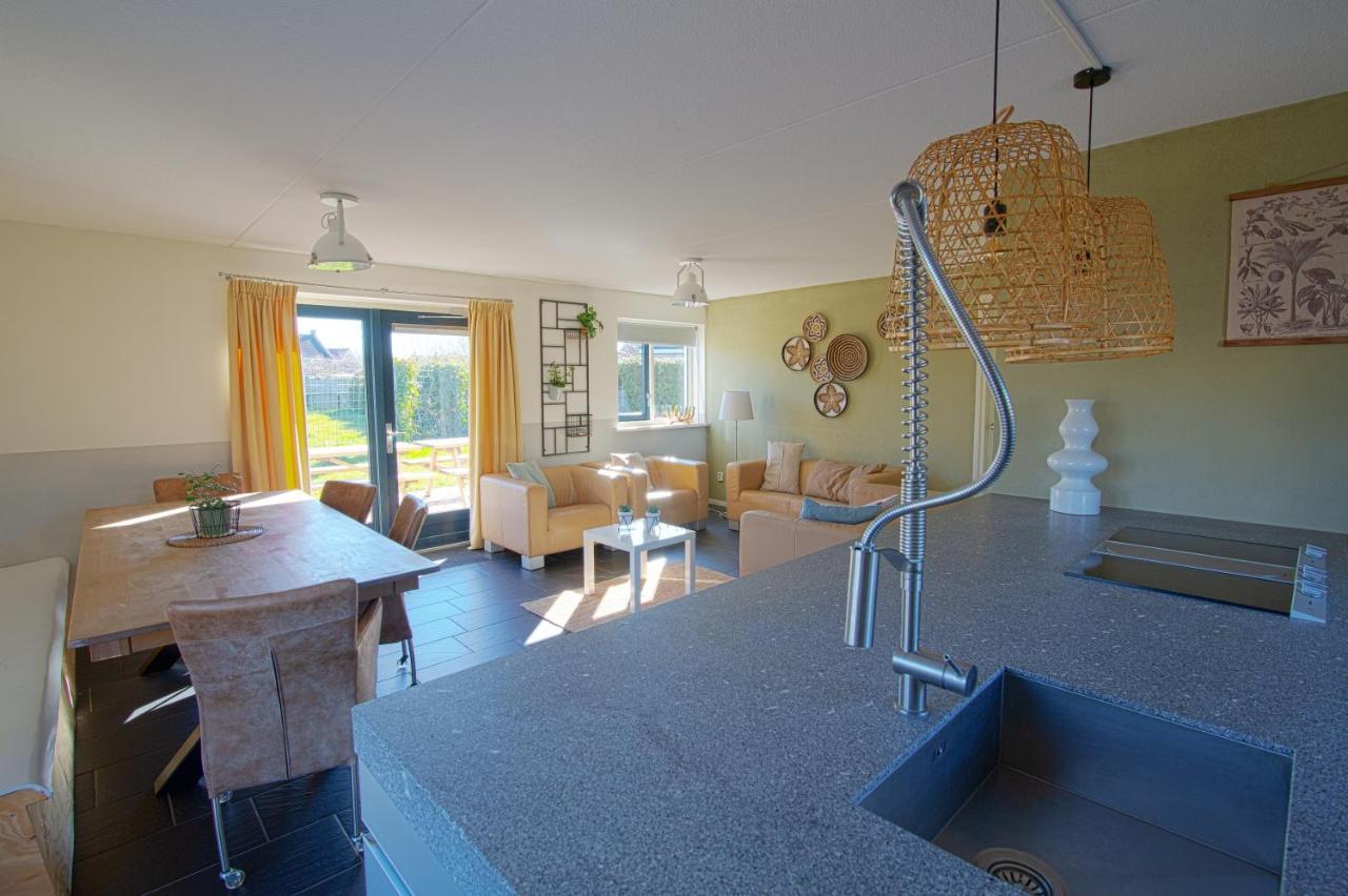 Luxus Familienvilla Mit Jacuzzi & Sauna Tzummarum Екстер'єр фото