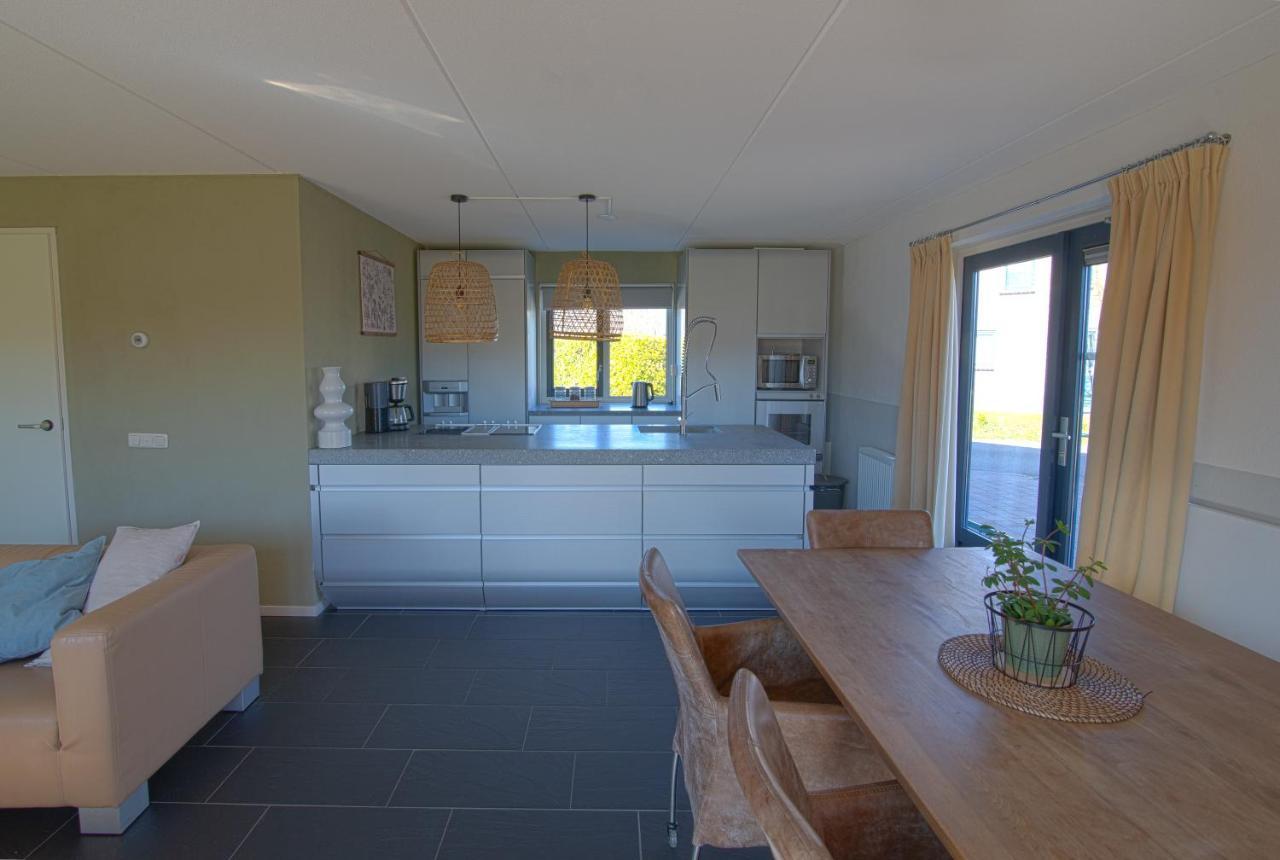 Luxus Familienvilla Mit Jacuzzi & Sauna Tzummarum Екстер'єр фото